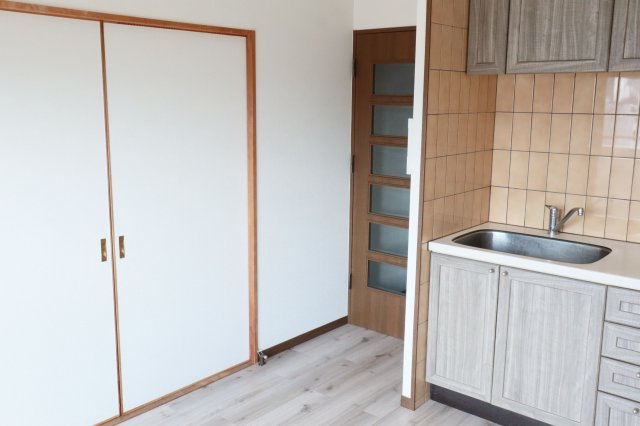 【キッチン】 | メヌエット大橋駅前 | コンパクトで使いやすいダイニングはすぐに配膳ができお片付けもスムーズです