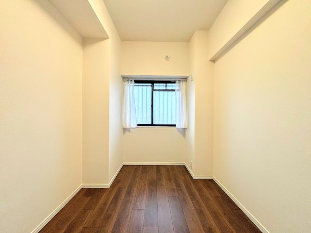 アークハイム東戸塚の洋室|◆感性を育むプライベートルームはシンプルでスマートな空間。好みの空間で読書をしたり、音楽を聞いたりと一人の時間も充実したものにできます。
