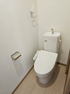 【トイレ】 | 中山道のおしゃれな家 | もちろん温水洗浄便座です
