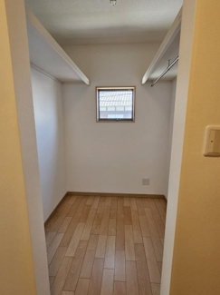 【収納】 | 中山道のおしゃれな家 | 2階にあるウォークインクローゼットです！