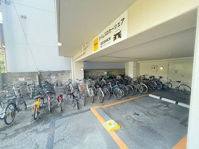 サンフラッツ新大阪別館の駐車場