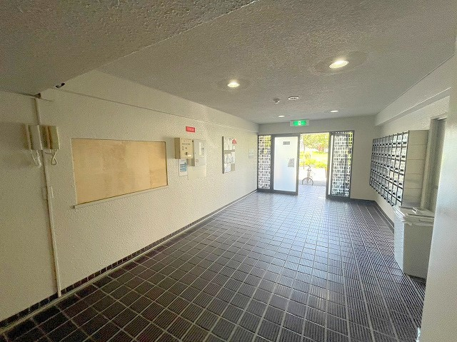 サンフラッツ新大阪別館のエントランス