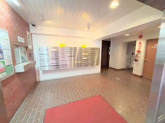 【その他共用部分】 | 共用部分はシンプルで清潔感があり、お住まいの方を気持ちよくお迎えします