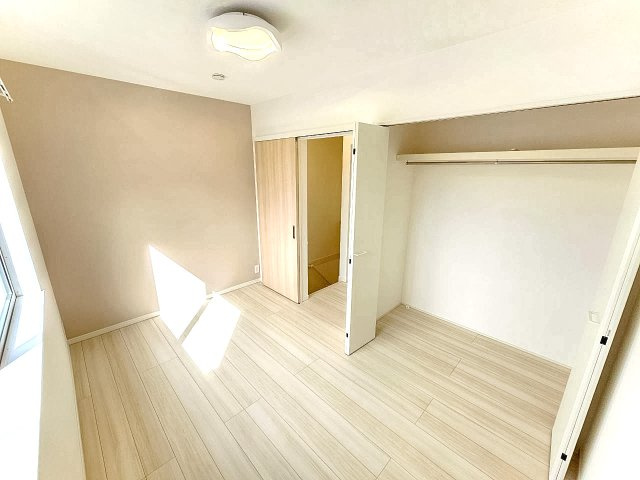 【洋室】 | 春日町1丁目、中古戸建て | 【現地写真】
洋室♪
主寝室！