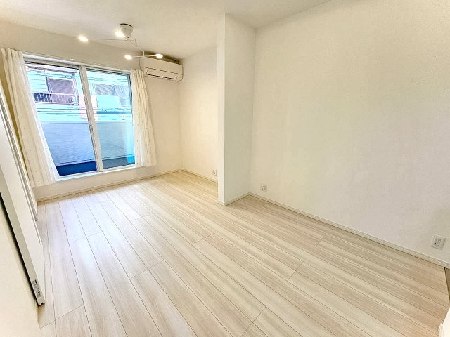 【居間・リビング】 | 春日町1丁目、中古戸建て | 【現地写真】
リビング♪
日当たり良好！