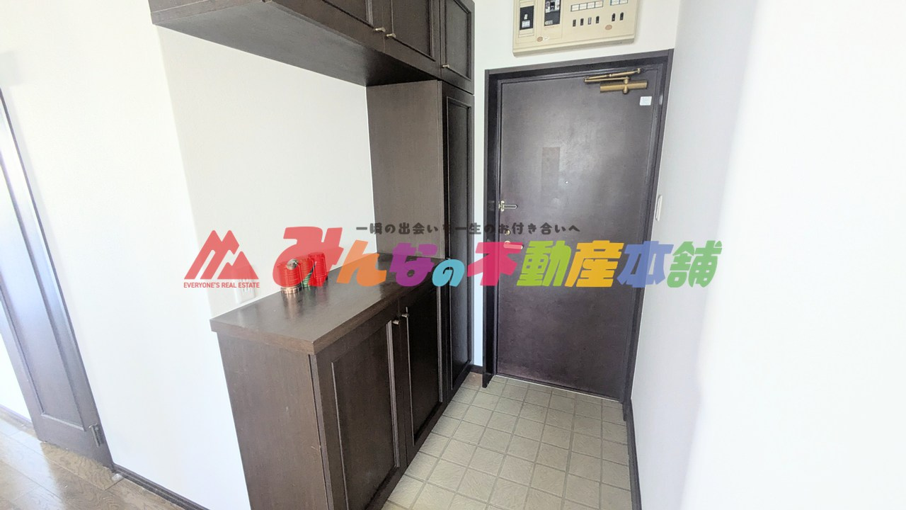 ライオンズマンション諏訪野の玄関