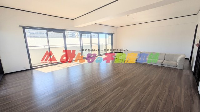 ライオンズマンション諏訪野の居間・リビング