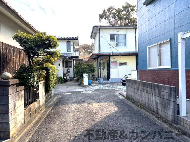 松山市保免西１丁目の売地の前面道路含む現地写真|前面道路含む現地写真です