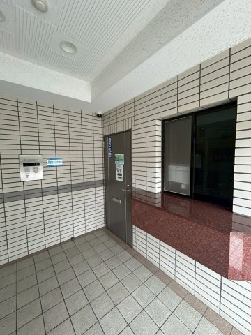 【ロビー】 | オリエントハイツ和白II | 共用部分はいつもスッキリと清潔に管理されています