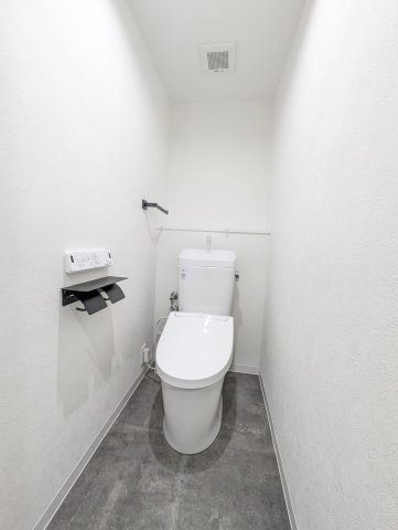 【トイレ】 | オリエントハイツ和白II | いつも綺麗に清潔に！ウォッシュレット付きトイレです