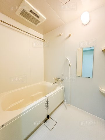 ラフレシーサ医大通りの浴室|追い焚き機能付きのお風呂です♪