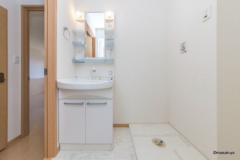 プリマヴェーラの洗面所|洗面・脱衣　シャンプードレッサー付き。