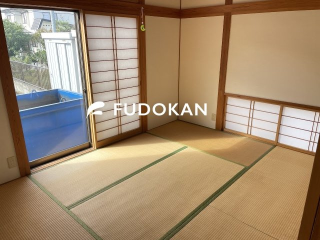 天童市柏木町二丁目【中古住宅】の和室|客間としてもお子様のプレイルームとしてもご活用頂けます。