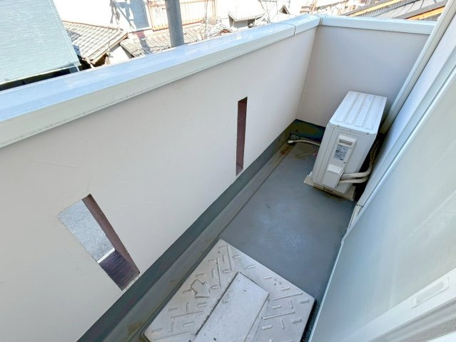 レジュールアッシュ三国本町のバルコニー