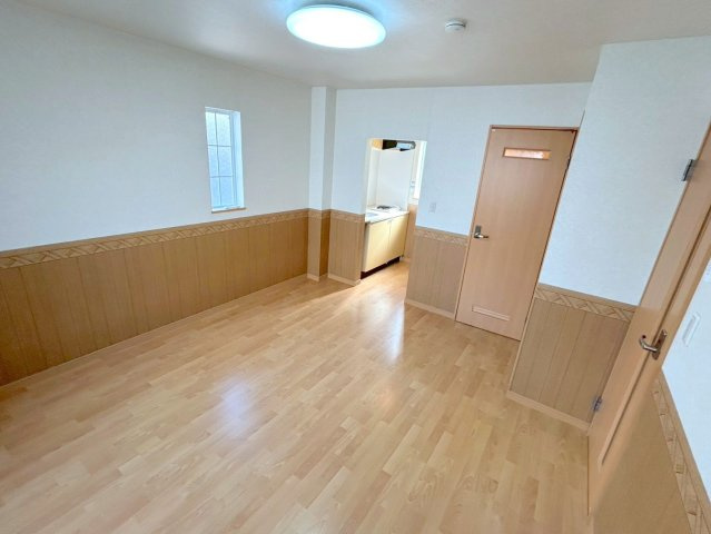 レジュールアッシュ三国本町の居間・リビング