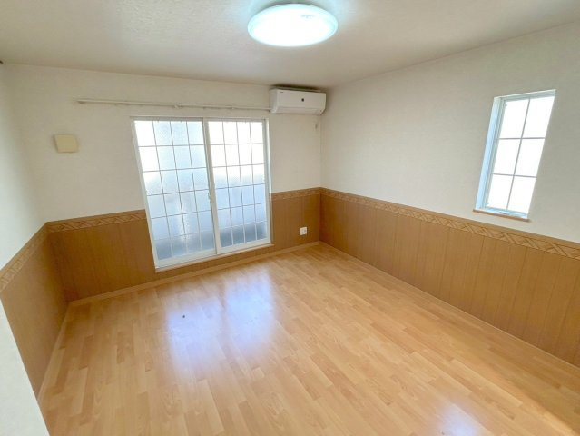 レジュールアッシュ三国本町の居間・リビング