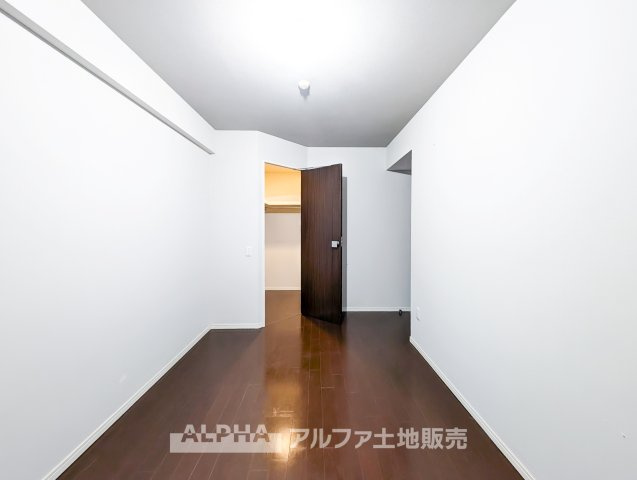 オーベル多摩永山エンブレムヒルズの収納|【closet】
◆クロゼット◆各居室のクロゼットは大好きな服、大事なバッグやアクセサリー、そして大切な思い出の品々。そんなものを傍らにそっと置いておきたい場所です。