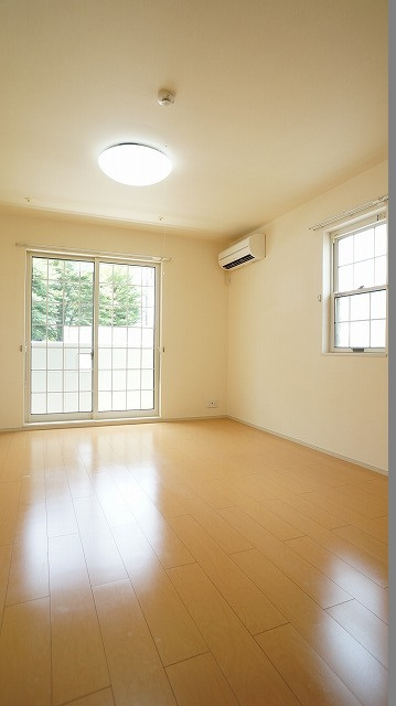 クレメント・リヴァー　Ａ棟の居間・リビング|居室・リビング