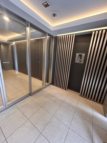 グランカーサ日暮里のエントランス