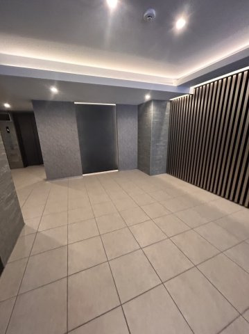 グランカーサ日暮里のエントランス