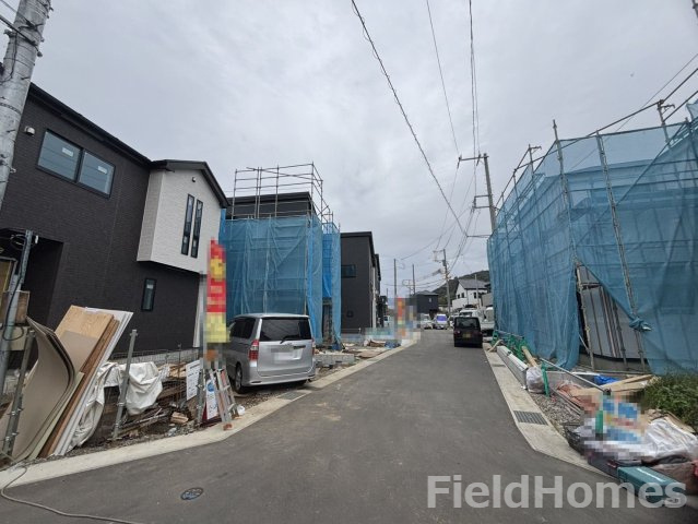 秦野市曽屋新築戸建て　3期14号棟の前面道路含む現地写真|前面道路含む現地写真です。