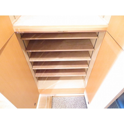 【玄関】 | シュタイン・ブルグ | 玄関