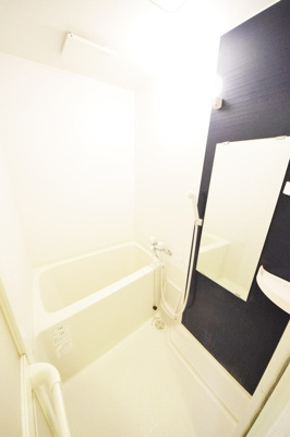 【浴室】オーヴェルニュ七島町