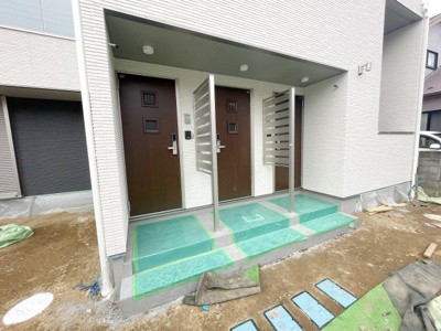 セブンイレブン 徒歩2分。コンビニ 110m