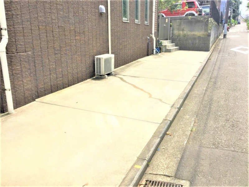 リブリ・グランドⅢの駐車場