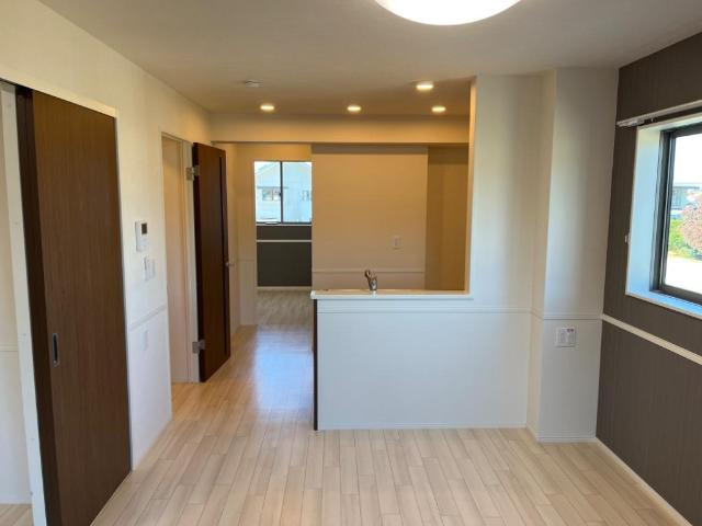 新潟市西区内野西2丁目新築アパートの居間・リビング|リビング（イメージ）