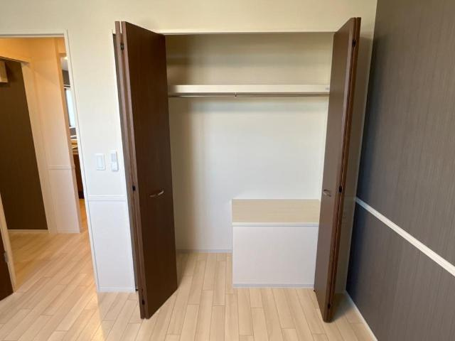 新潟市西区内野西2丁目新築アパートの収納|クローゼット（イメージ）