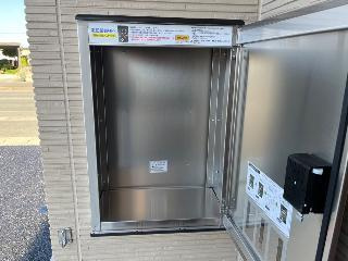 新潟市西区内野西2丁目新築アパートの玄関|宅配ボックス（イメージ）