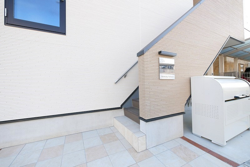 シャンペル三園の外観