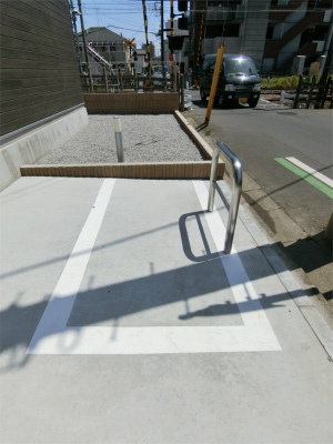 リブリ・所沢旭町の駐車場