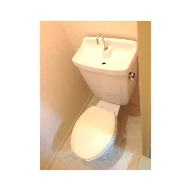 羽島郡岐南町伏屋８丁目のアパートのトイレ