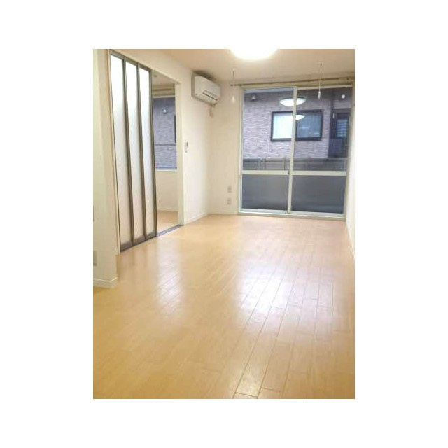 羽島郡岐南町伏屋８丁目のアパートの居間・リビング