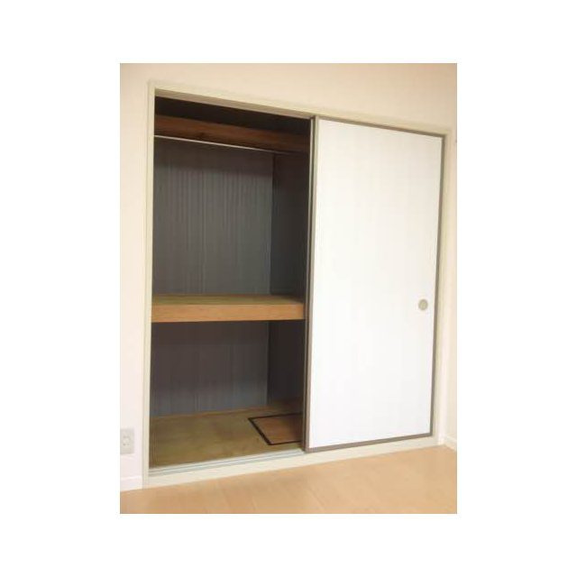 羽島郡岐南町伏屋８丁目のアパートの収納