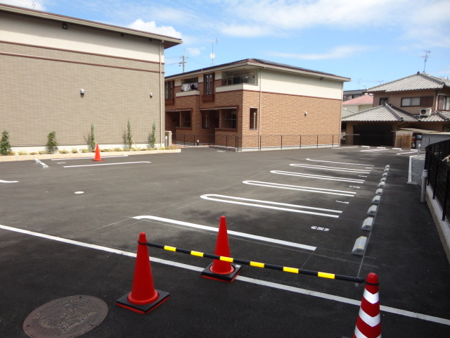 グランソレイユの駐車場