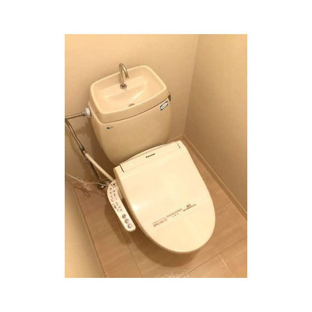 岐阜市日野東３丁目のアパートのトイレ