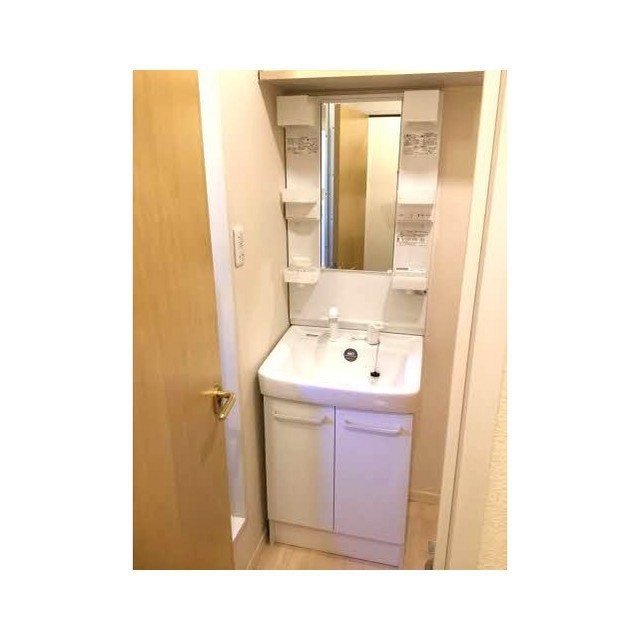 岐阜市日野東３丁目のアパートの洗面所