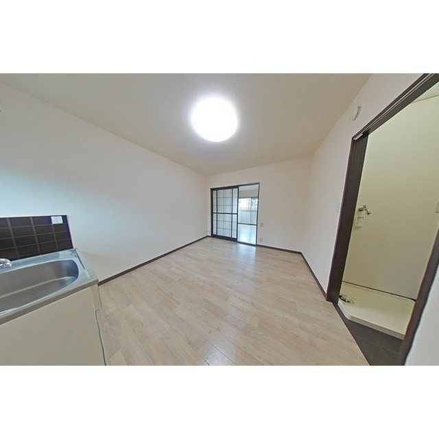 岐阜市中川原３丁目のアパートの玄関