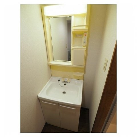 羽島郡笠松町北及のアパートの洗面所