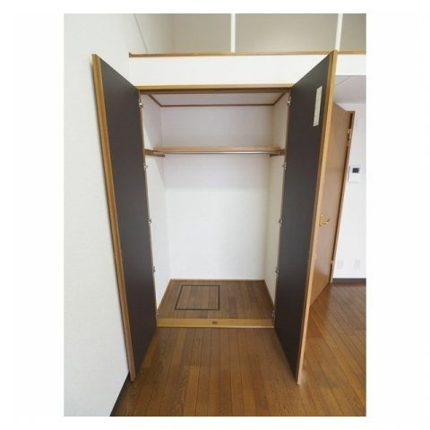 羽島郡笠松町北及のアパートの収納