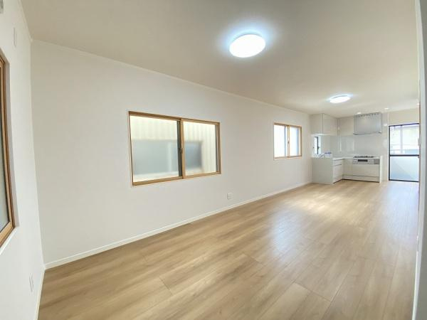 【居間・リビング】 | 明石市田町2丁目　中古戸建