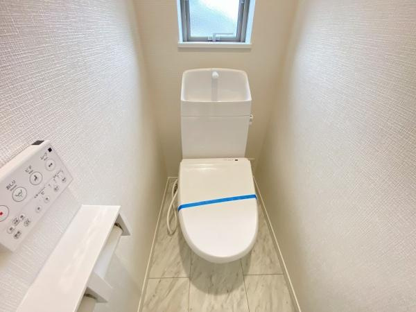 【トイレ】 | 明石市大久保町高丘2丁目　2号棟　新築戸建
