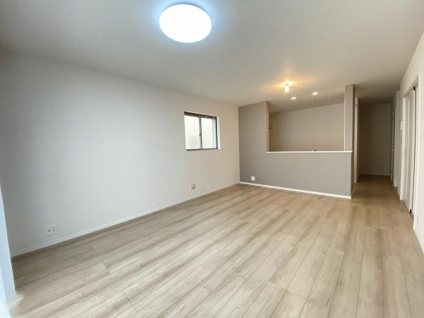 【居間・リビング】 | 明石市大久保町高丘2丁目　2号棟　新築戸建