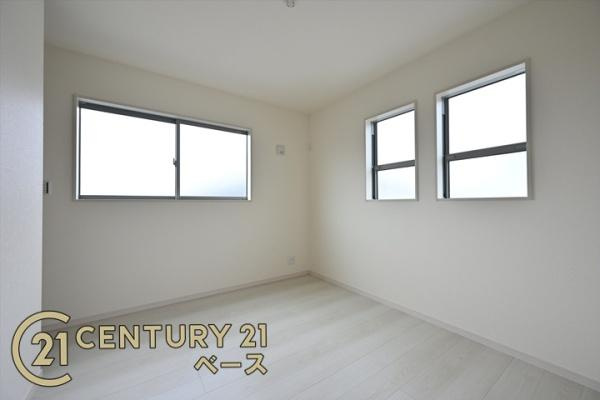 リーブルガーデン二階堂上ノ庄町 ２号棟 ／新築一戸建の内観：施工例|■広々としたＷＣＬを完備！大きな荷物も楽々収納！■