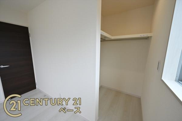 リーブルガーデン二階堂上ノ庄町 ２号棟 ／新築一戸建の内観：施工例|■三面鏡タイプのミラーキャビネット！収納スペースも豊富です！■