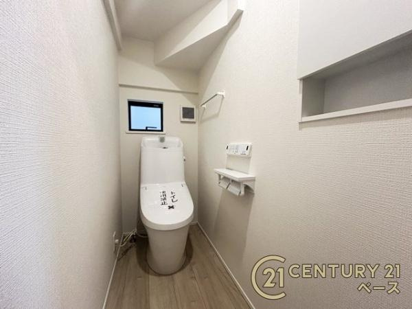 リナージュ古市町 １号棟 ／新築一戸建のトイレ|■１・２階ともに『節水省エネ仕様シャワートイレ』を採用しています！■