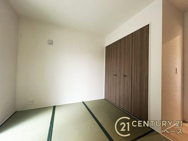 リナージュ古市町 １号棟 ／新築一戸建の内観：施工例|■冬物のコートや季節のものなどたくさんしまえる広さ！■
